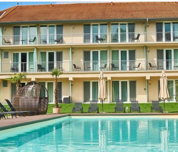 Sunshine 208 Apartman Балатонсарсо Екстериор снимка
