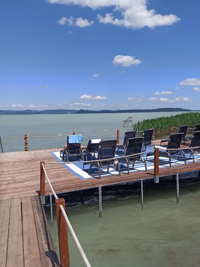 Sunshine 208 Apartman Балатонсарсо Екстериор снимка